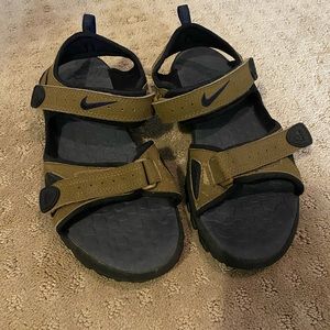 Nike hiking sandals